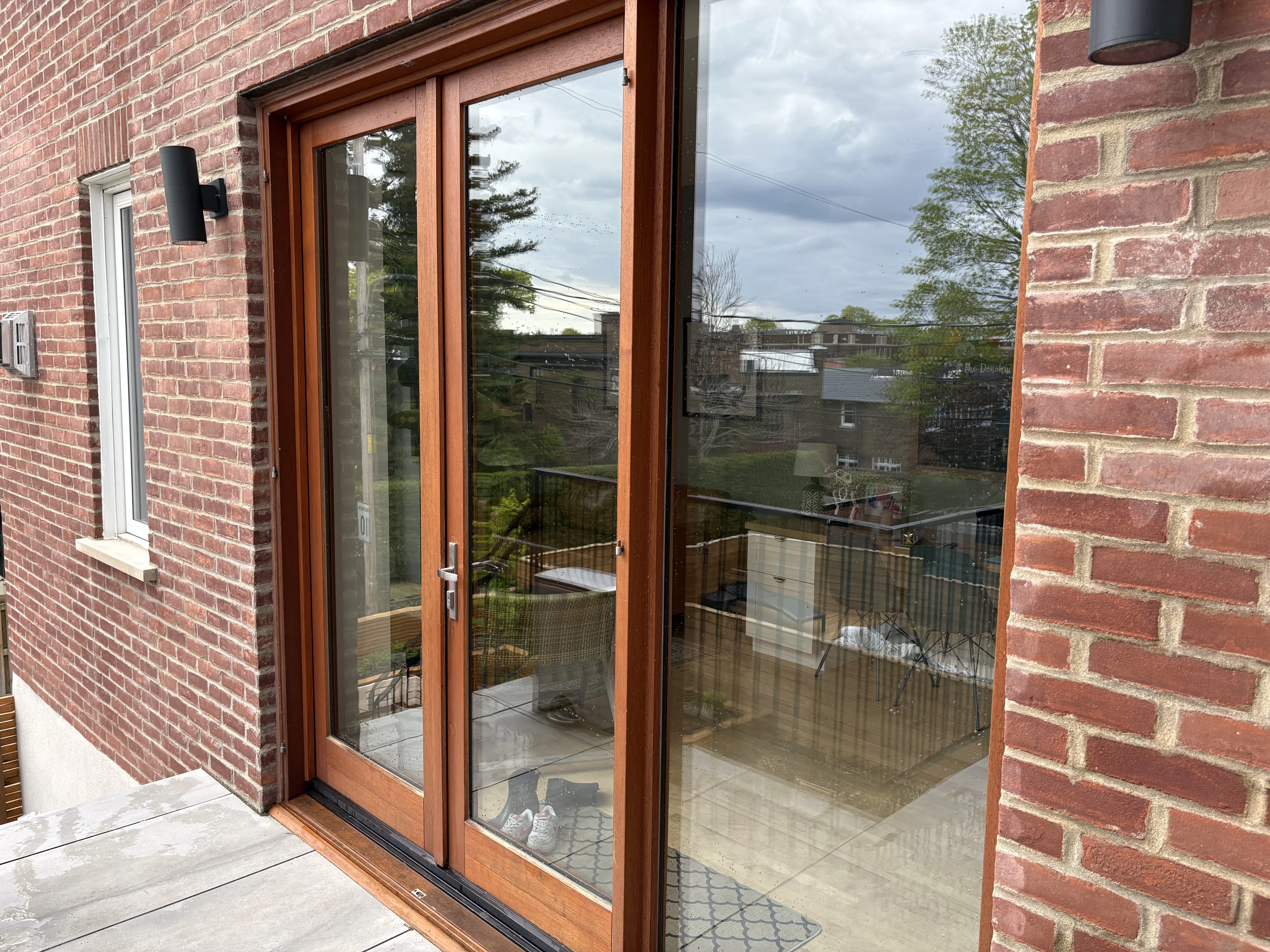 Exterior window cleaning